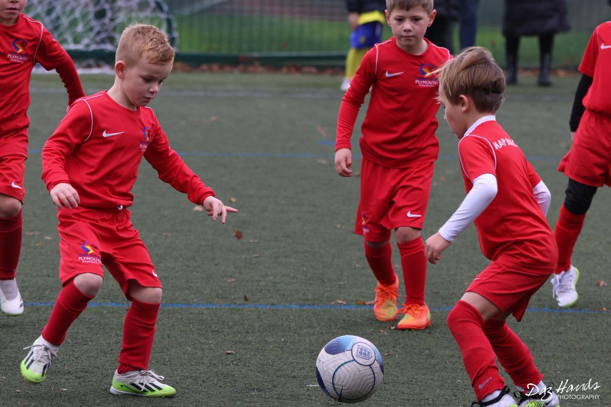 MapU6s's tweet image. Few action shots from the boys game on the weekend ⚽️⚽️ 

#football
#map
#ball
#photograghy 

@mapfootball