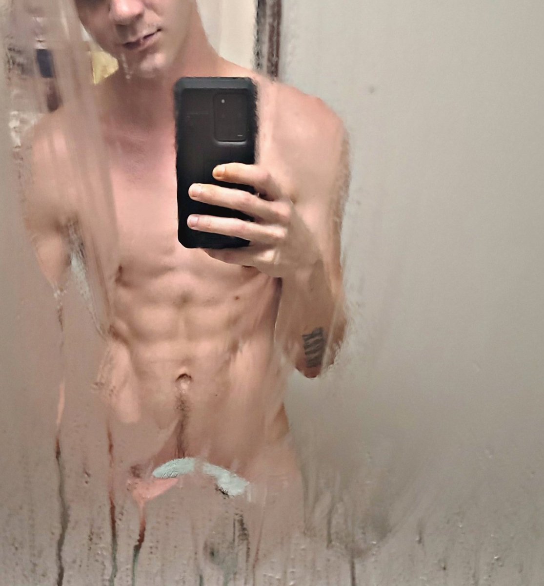 RawrRazz's tweet photo. #handsome #alt #muscle  #hunk #hot #babe #malemodel #abs #sweat #fyp #stud #fit https://t.co/baOj7b83im