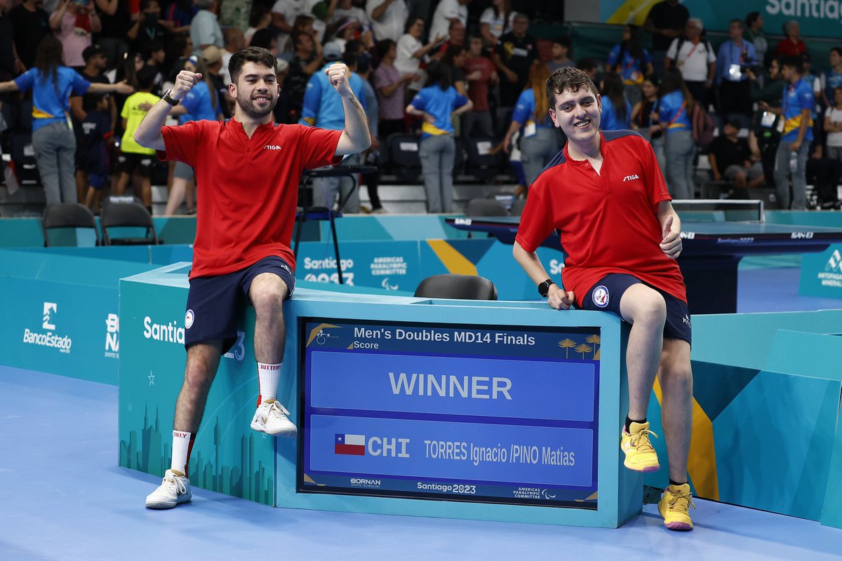 MindepChile's tweet image. UNA LOCURA 🤯 Ignacio Torres y Matías Pino se quedaron con LA SÉPTIMA MEDALLA DE ORO DEL PARA TENIS DE MESA EN SANTIAGO 2023 🔥 

Con esta presea, Chile igualó la cosecha de oros de #Lima2019 🥇¡UN LUNES DE MARAVILLA! 🥹

📸: Santiago2023 vía Photosport