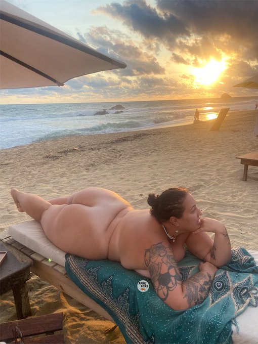 Any chance to get naked and I’m there ??‍♀️ https://t.co/CJu1wm5UyN