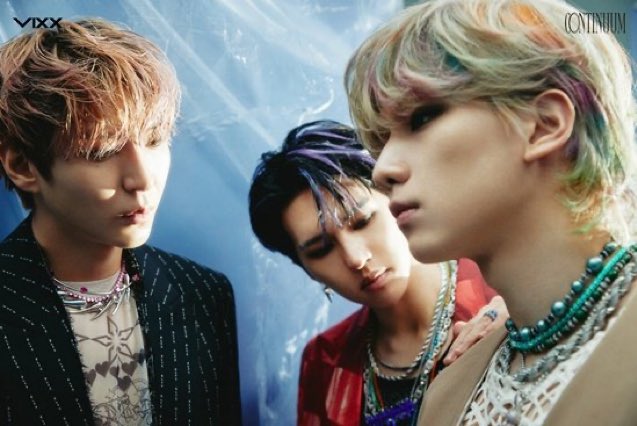 TaekwoonLeg's tweet photo. Why are they looking at hyuk’s tiddies lmao https://t.co/iLQRlkzwpQ