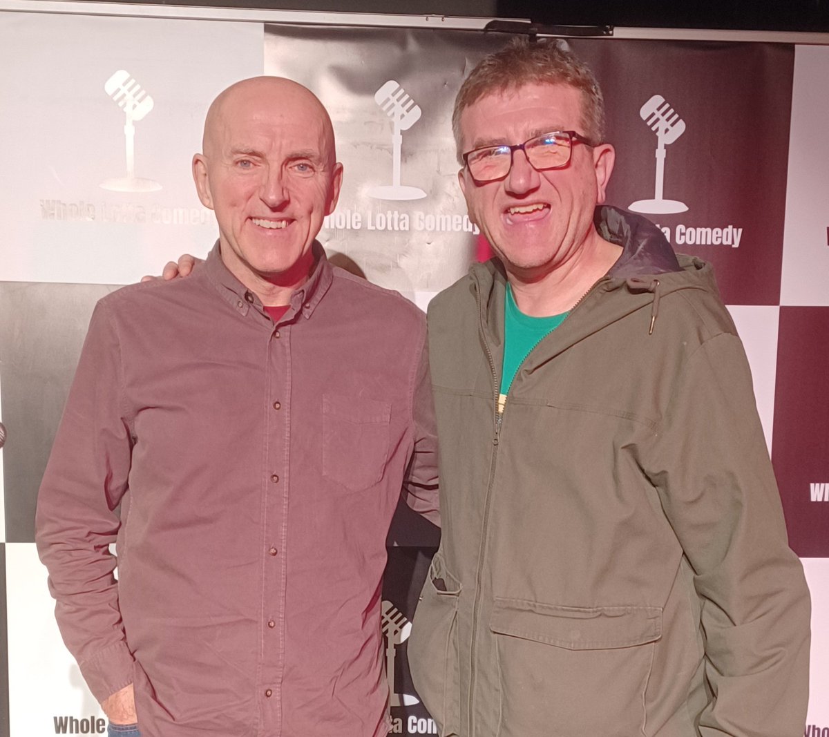 The great @LeeHurstComic headlining tonight at @wholelotacomedy in Wimbledon. A comedy masterclass, plus wonderful acts @SharonWanjohi_, @stephencomedy and compere @elaineblackmore.