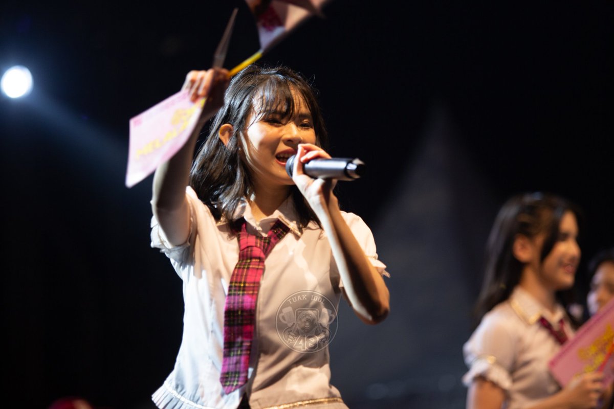 TuakIdol48's tweet photo. @SE_LynJKT48 at party pop medan
So cute

#JKT48MelalakKeMedan #jkt48 #TuakIdol #partypopmedan https://t.co/tFTGLlju03