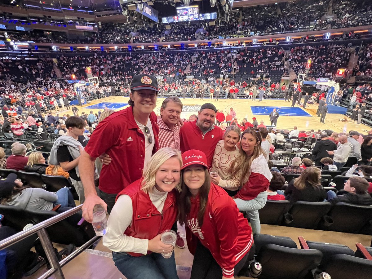 ClaytonAnderson's tweet photo. Hoosiers in the 🍎 https://t.co/KNvxolZNlj