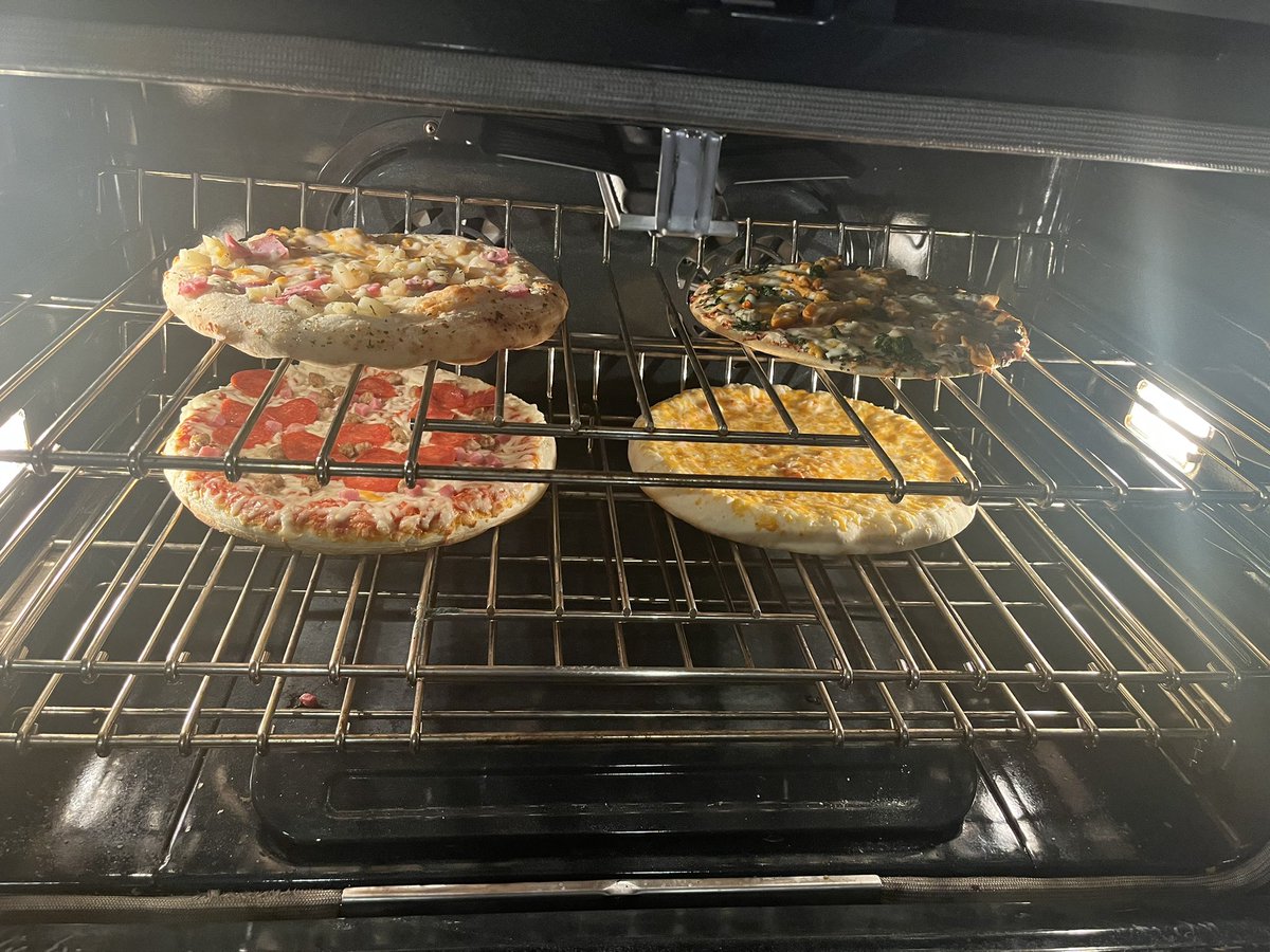 CottageGal77's tweet photo. So I have a great BIG oven. And thanks to #webersmokeymountain this is what I now use it for 😝 https://t.co/SIeRrUY83B