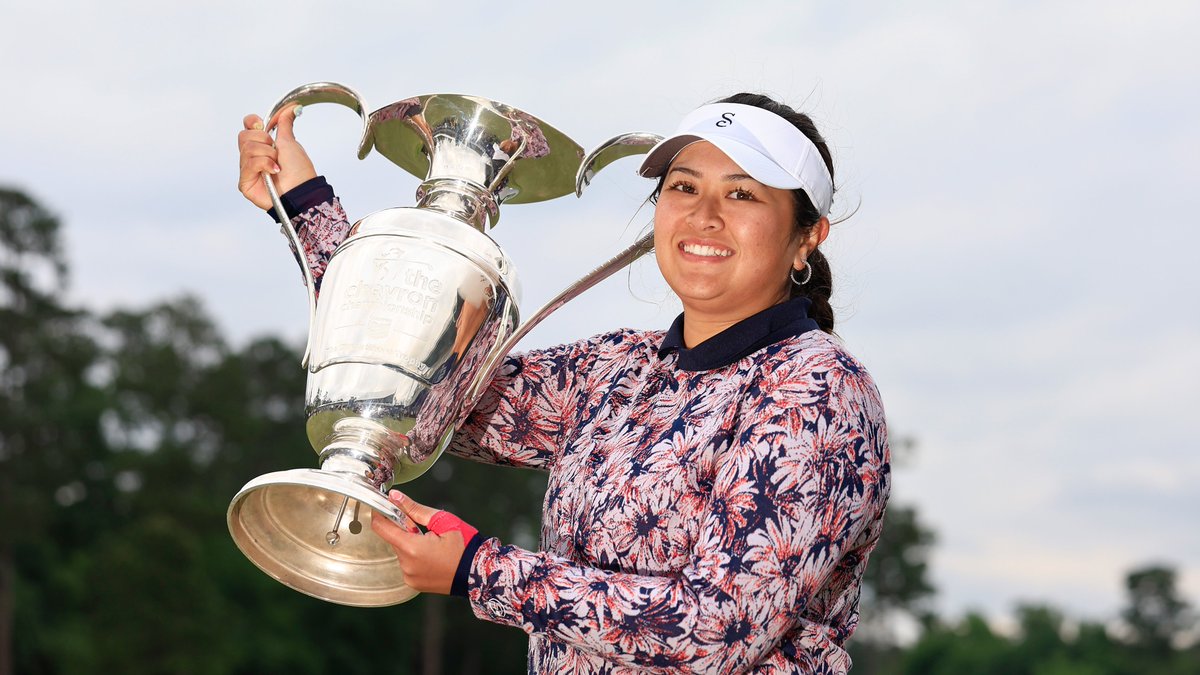👑 𝐋𝐈𝐋𝐈𝐀 𝐕𝐔 👑

Read more on how <a href="/TheLiliaVu/">Lilia Vu</a>, the <a href="/LPGA/">LPGA</a> Rolex Player of the Year, took the sport by storm in 2023.

ℹ️: ucla.in/3MS3zXw