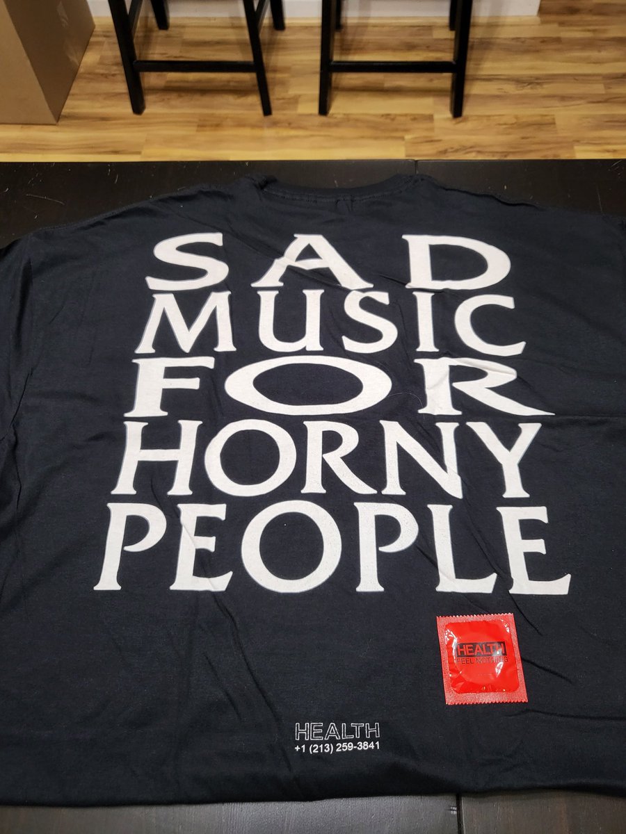 dubgcapo's tweet photo. Got my shirt to wear to Thanksgiving this year! It even came with a bonus gift. I love being the conversation starter!!🤘
#HealthBand #Thanksgiving #Family https://t.co/vTSUzFUeoU