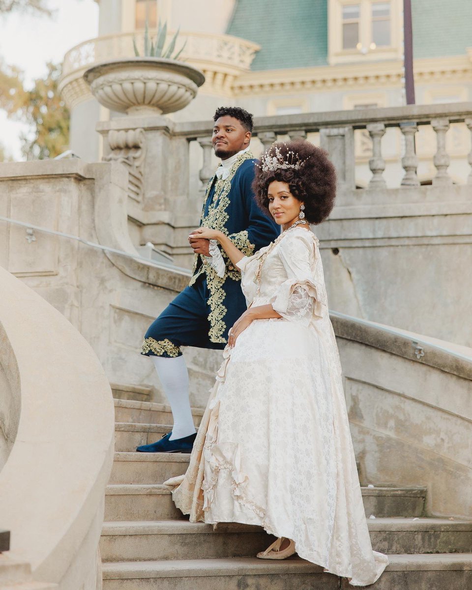 PhiSaunders's tweet photo. 💎👑 Get lost with us in this regency-themed royal engagement photoshoot captured beautifully by Kristen Booth at the historic @KimberlyCrest 
#engagement #royalty #regencyera #bridgerton #photooftheday @Kooolmodee https://t.co/aqc8mRJp68