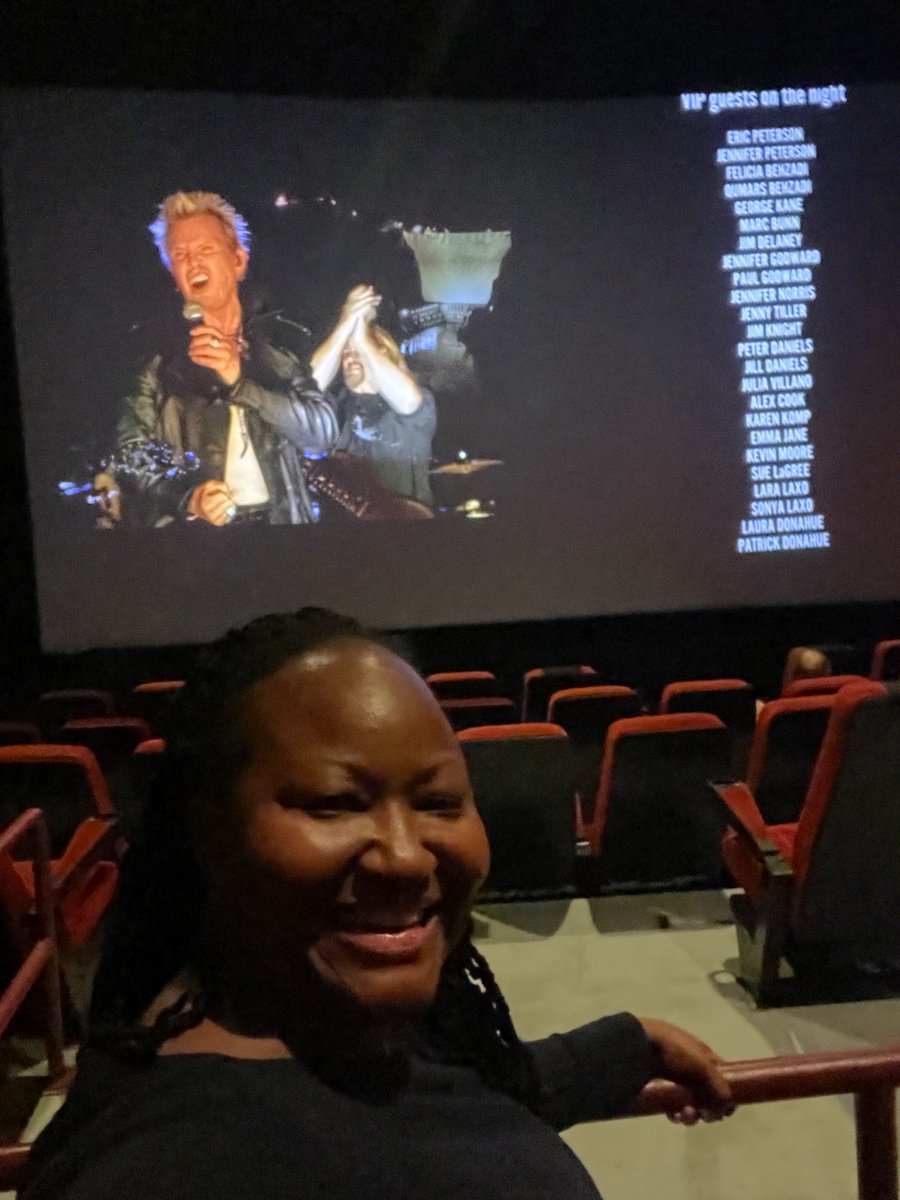 BIGRosieBK's tweet photo. @BillyIdol
#Aboutlastnight
I went to see Billy Idol: State Line in #NYC with my girls @PattiVill and @gutierrez4541
That beautiful man looks even more delicious on the big screen! 😍 https://t.co/TqEdfoEx2i