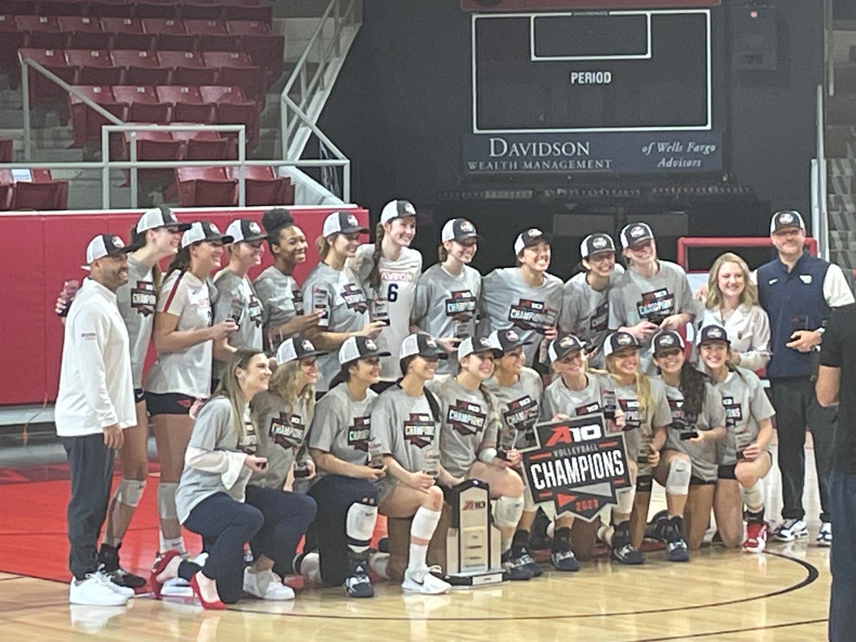CoachBert153's tweet photo. Super proud of Kaylee and Her Lady Flyers!
#flyerlegacy
#daytonvolleyball

A-10 Champs 31-2
20-0 in conference!! https://t.co/XHNIENUnHB