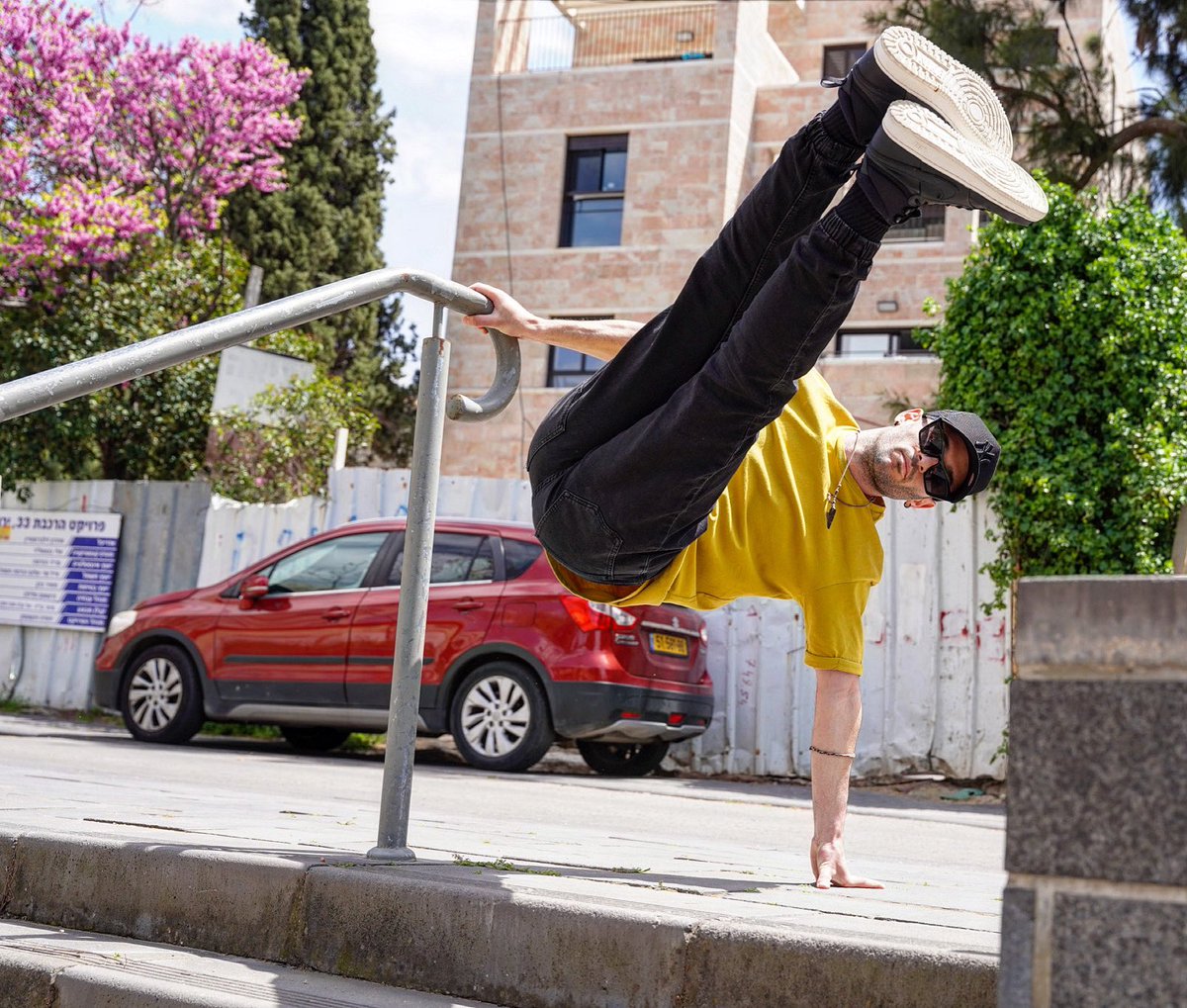 Heart_Dancerr's tweet photo. ⚖️✨ 
Dance is more than a simple movement, it is your balance!
- Balance is everything in life
•
📸 by: Matan Bar
•
#inspiration #lifestyle #grateful #passion #family #friends #world #believer #special #moments #world #dance #dancer #choreographer https://t.co/UVDFMkMsZB