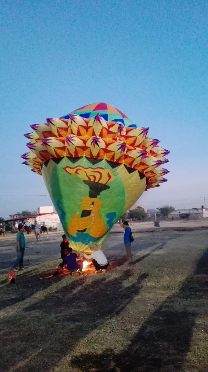 SorayaCordovaM's tweet photo. Han pasado ya 24 años de lucha y progreso en la emblemática colonia Antorcha Popular 1 de Izúcar de Matamoros. ¡Felicidades compañeros por su trabajo! 
#IzucarDeMatamoros
#24AñosAntorchaPopular1 https://t.co/aVm9v98HfH