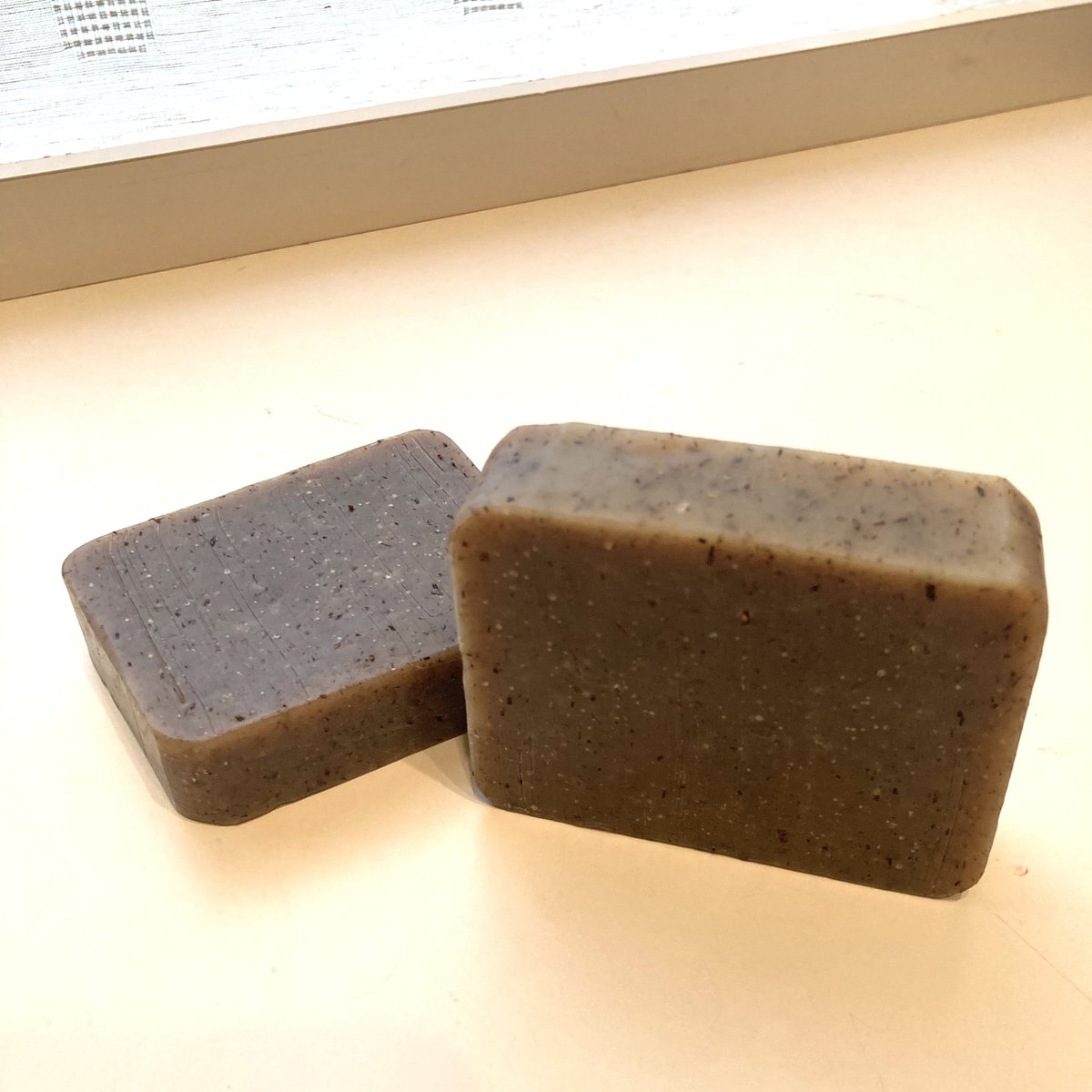 yotubalabo's tweet image. 松葉石鹸(まつば石けん)を入荷いたしました。自然との調和を大切にしたナチュラル石鹸🌿 ܸ。天然の松葉エキスを贅沢に配合しています。
ご興味ある方はbaseショップを覗いてくださいね☺️
 #松葉  #松葉石鹸
 #無香料無着色石鹸
 #オール植物性
 #baseで販売
 #ブラックフライデークーポン