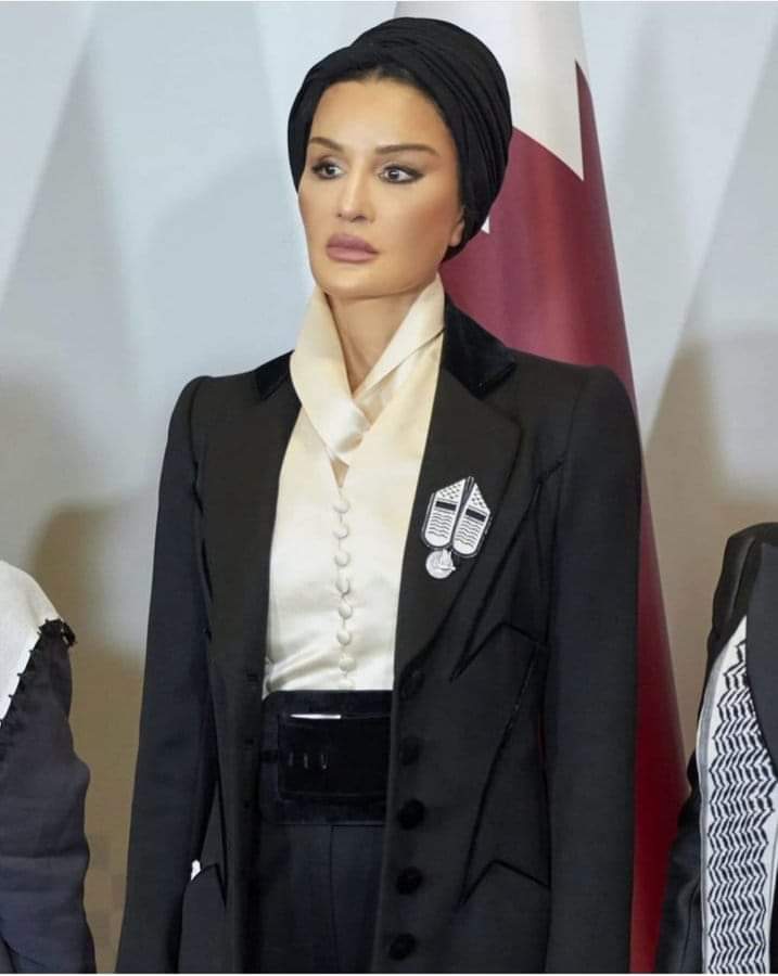 Katar Emiri'nin annesi Şeyha Moza bint Nasır el-Misnet, UNESCO özel temsilciliği görevinden istifa etti.

Şeyha Moza:  İsrail okulları ve üniversiteleri bombalarken ve öğrencileri öldürürken UNESCO’nun sessiz kalmasını protesto etmek için istifa ettim.