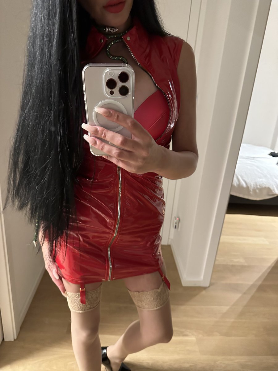 kinkykuya's tweet photo. Kinky mood at home #kinky#red#redlatex https://t.co/muQLzFKHMp