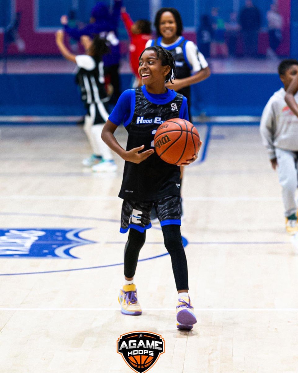 TKSx_3's tweet photo. My gift to the world 🌎  …. Thank me later 🤝🏾🖤  #agamehoops #Hoodenriched https://t.co/VjYhycYo6S