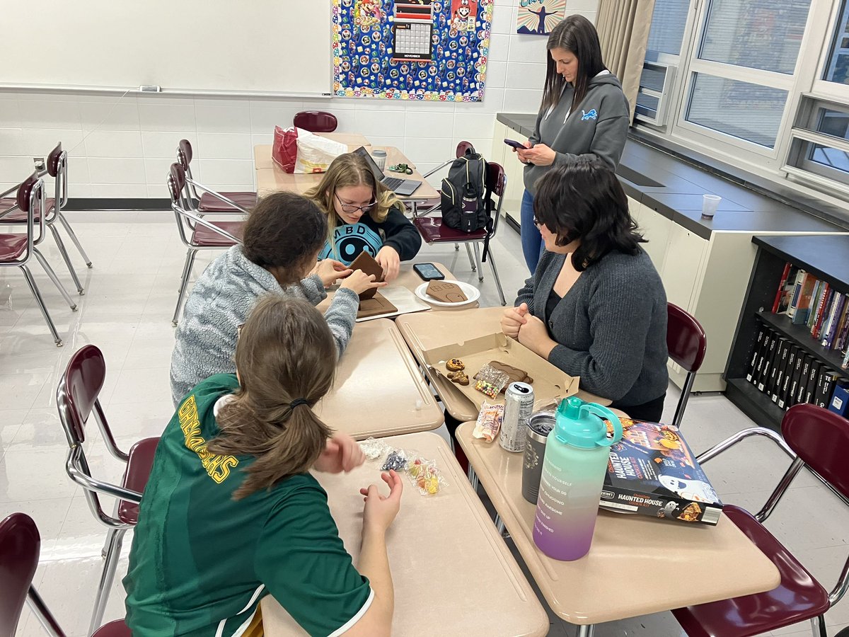 EG Bowling tweet media