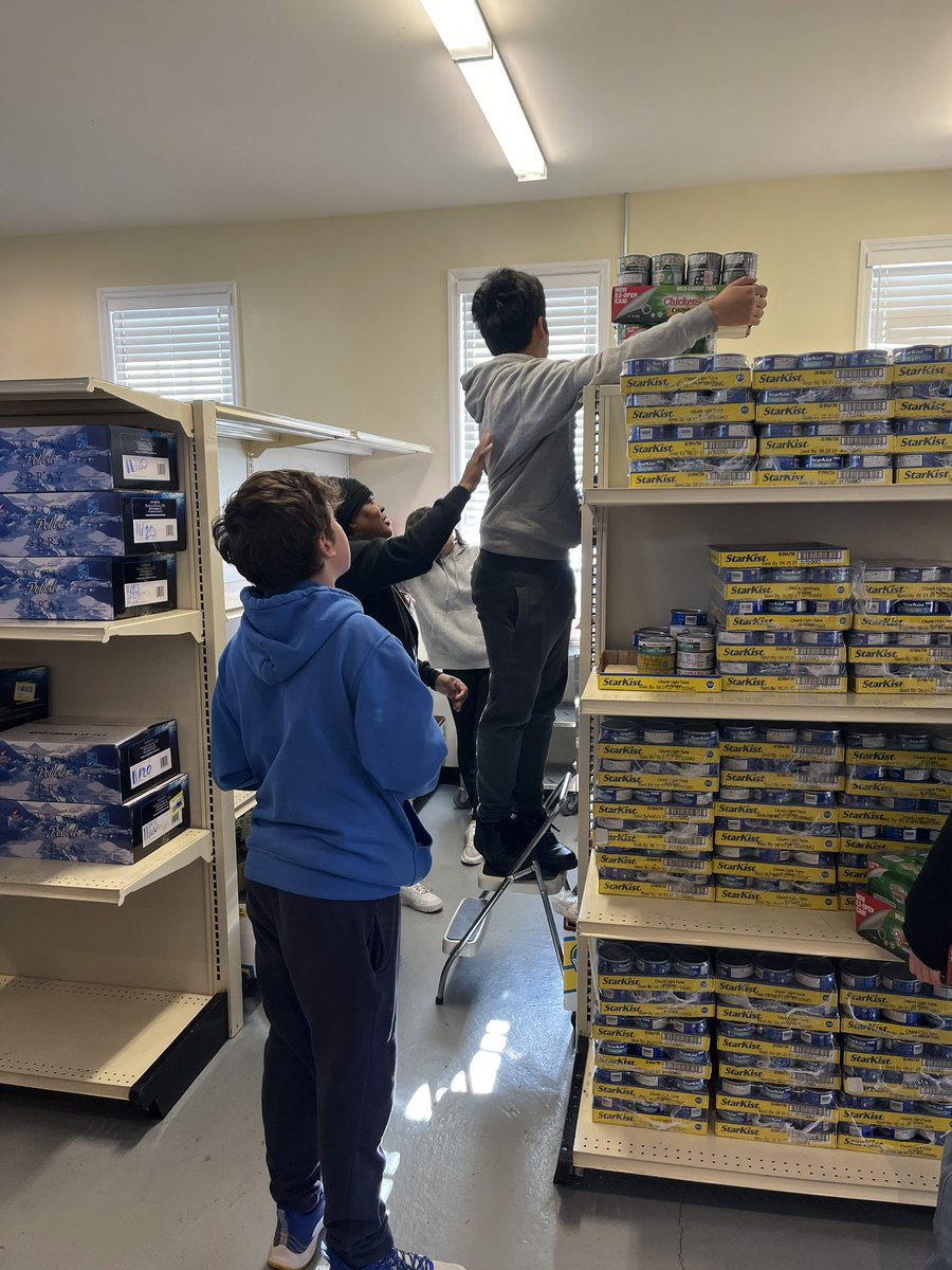 Got to spend some time this morning at the Keyport Ministerium Food Pantry watching <a href="/TManganelliKPSD/">Tamme Manganelli</a>’s Community Partnerships class in action. There are amazing things happening in that building! They are ready to feed a lot of people this Thanksgiving! <a href="/KeyportSchools/">Keyport Schools</a>