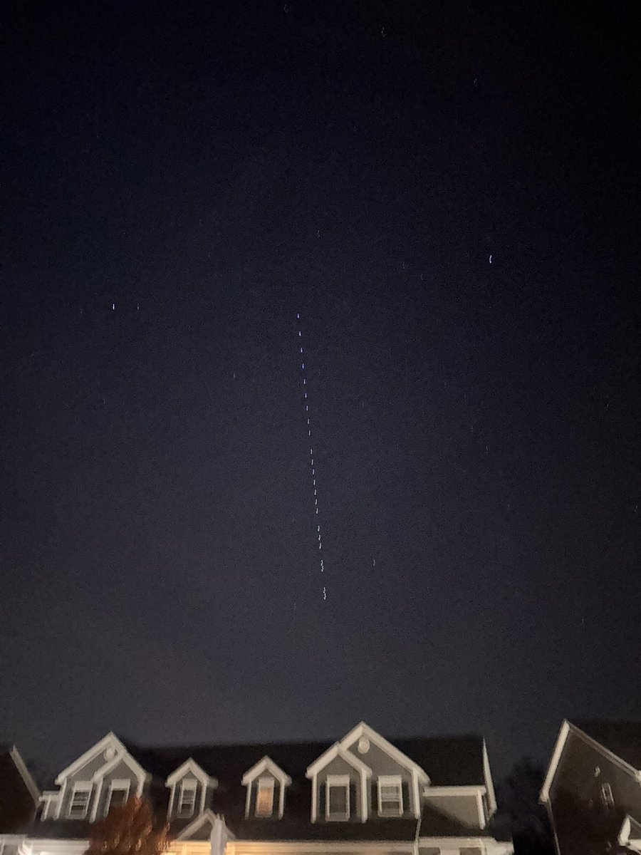 JPFerro19's tweet photo. Anyone else see this strange band of lights slowly flying above Troy #ufo No sounds made, disappeared without a trace overhead. https://t.co/lMt5MZd5Rw