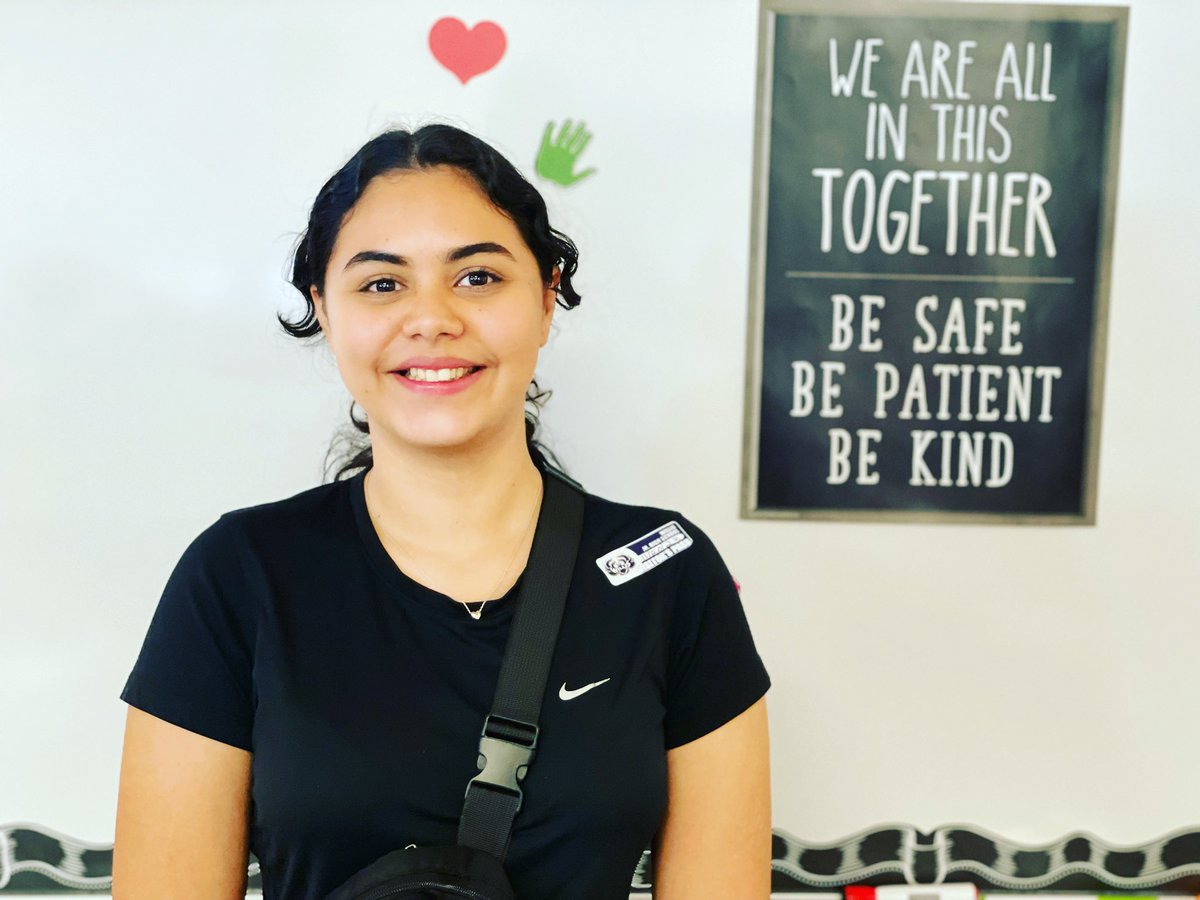 PrincipalDelp's tweet photo. Maritza is a Willis alumni and current senior at Chandler High. She is a regular volunteer in our community resource room — helping Mrs. Huntington and assisting at parent events. We think she is pretty awesome! #grateful #wjhsstory @ChandlerUnified https://t.co/1a6DMyQSe8