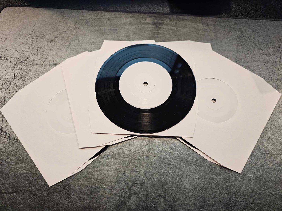 Test pressings have arrived for the new Rabbit Junk single featuring a remix by HOSTILE ARCHITECT. And they sound GREAT. They're being approved today and manufacturing will begin shortly. Grab yours soon. Link below! brutalresonance.bandcamp.com/album/unknown-…