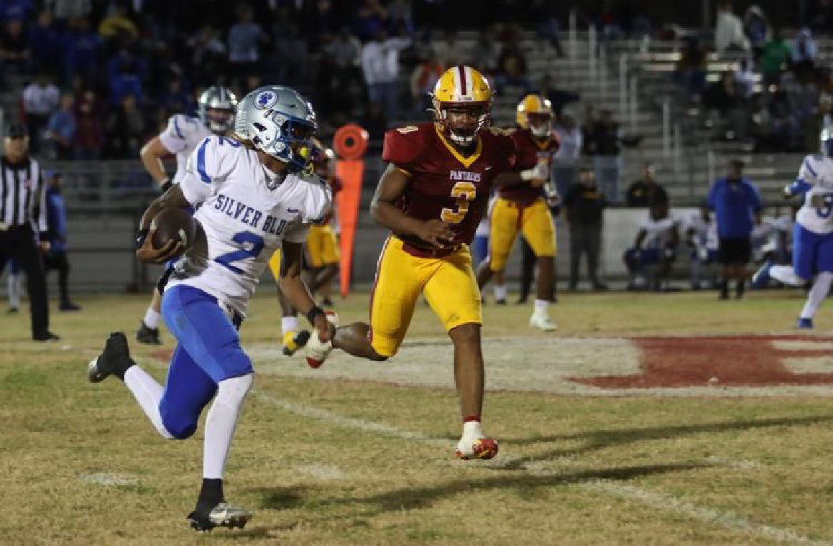 Qb/S/ATH
Passing 
2,155
rushing
846

Senior Season 

hudl.com/video/3/150285…

Junior Season

share.qwikcut.com/635dd759d6e1c6…