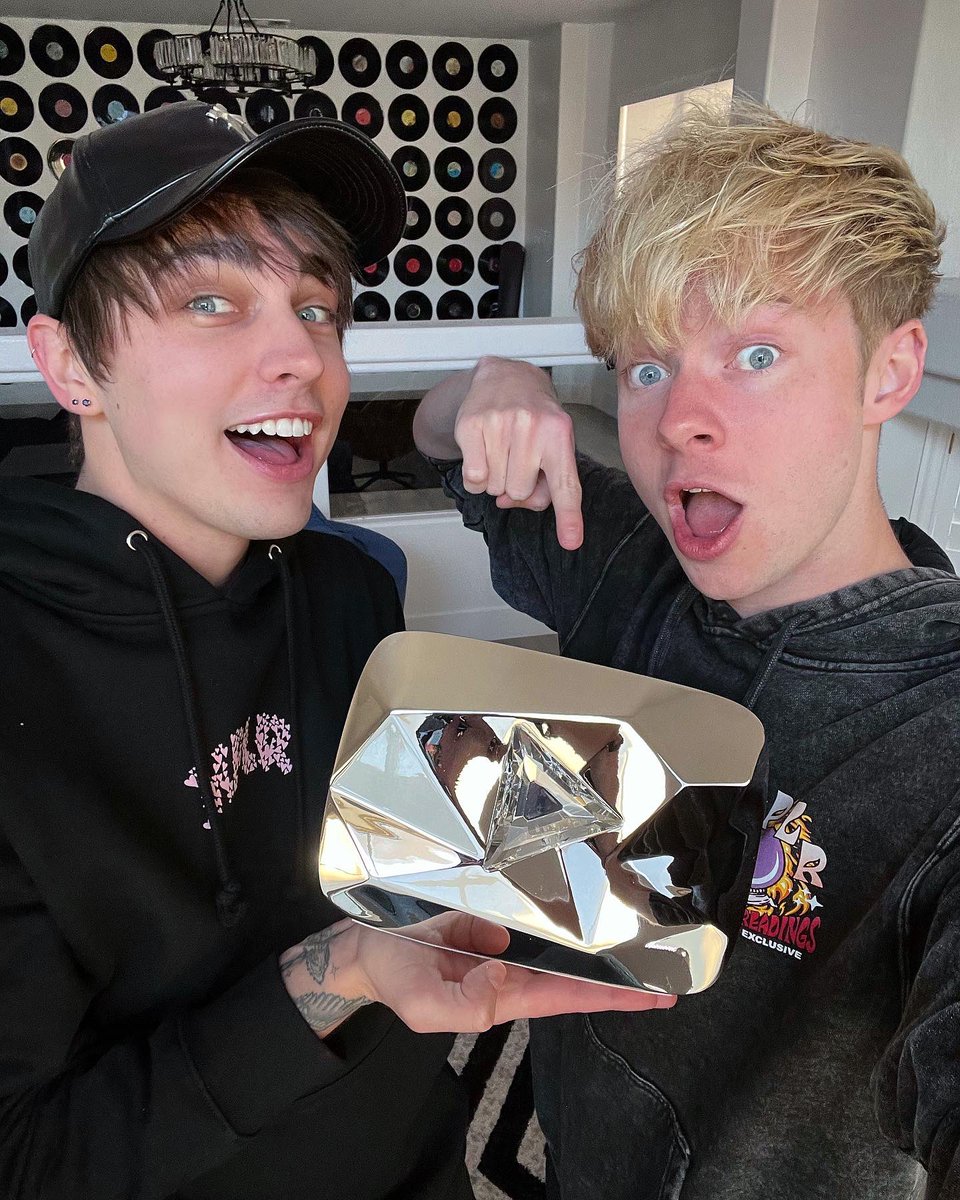 SamandColby tweet picture