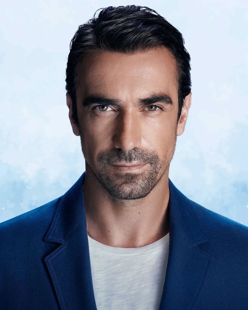 womanwithstyle's tweet photo. #IbrahimCellikol GRAN ACTOR  TURCO DE RECONOCIDA TRAYECTORIA DÓNDE TIENE A SU HABER EXSITOSAS SÉRIE COMO LA FAMOSA POPULAR SÉRIE NETFLIX #Asthecrowfiles CON LA ACTRIZ #BirceAkalay #MyHomeMyDestiny CON LA TAMBIEN ACTRIZ  #demetoezdemir SIGUE POR EL BUEN CAMINO NO TE DAÑES CON TUBA https://t.co/uUuv8c8tx1