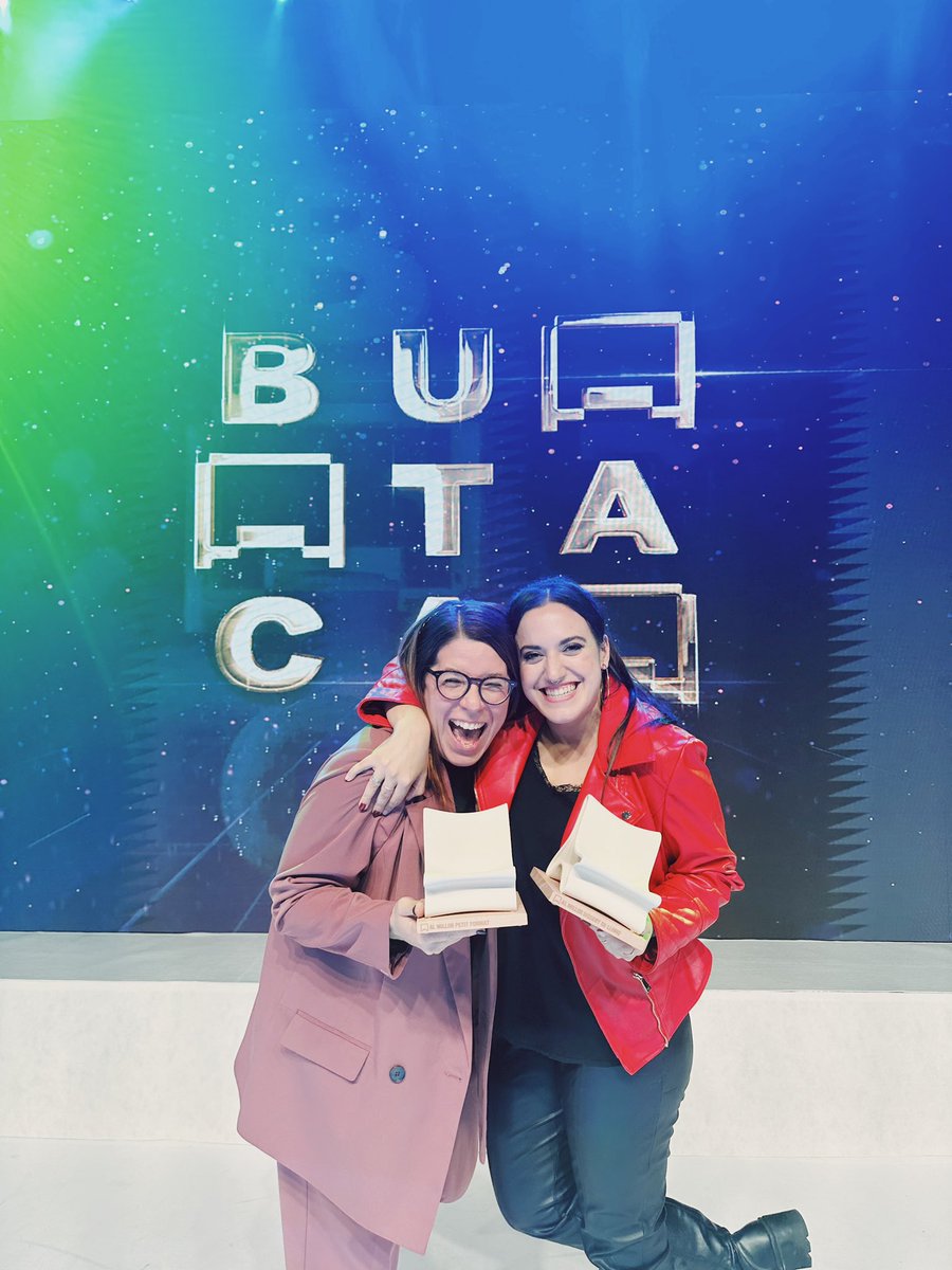 Anem a dormir amb el cor ple de felicitat!✨
Gràcies, Gràcies, GRÀCIES!!! 
<a href="/PremisButaca/">Premis Butaca</a> 🫶🏻
@agatacasanovas