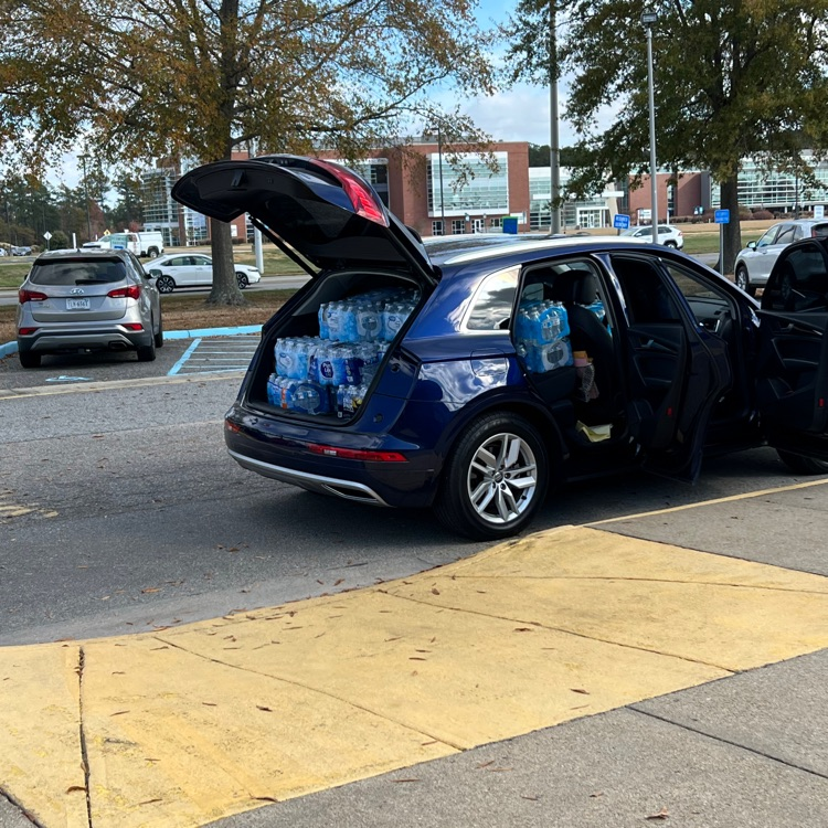 cpkcareercenter's tweet photo. It took four vehicles to get the food items and water to Buffalow Family and Friends! Great job, Cyclones, for collecting 4779 items! ๐๐ฆ๐ #3Cs #ProudtobeCCC #ALLIN #Cyclonesgiveback https://t.co/TxuJScs5or
