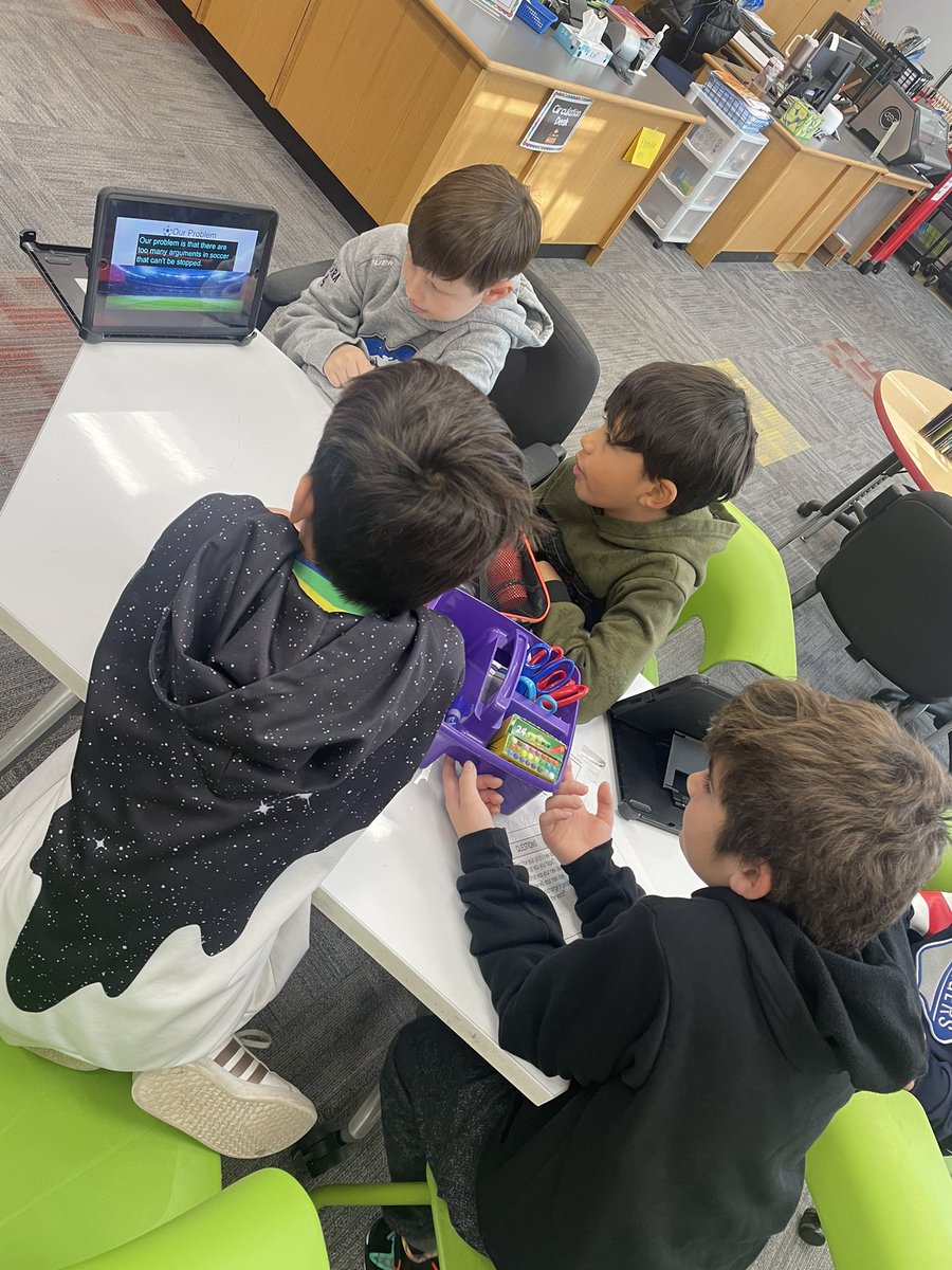 Shark Tank in session! 4th graders ❤️ sharing their ideas to the 3rd graders! 
Creative final products coming soon! ‼️