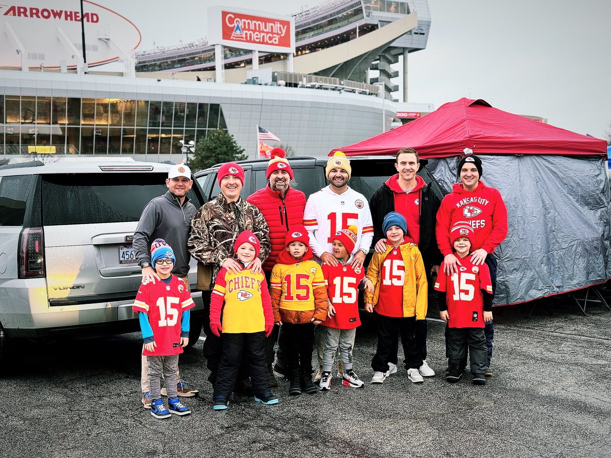 rwm_425's tweet photo. Happy Birthday RAHLEN and JACK. @Chiefs #chiefs #ChiefsKingdom https://t.co/jEbz8qv8Vr