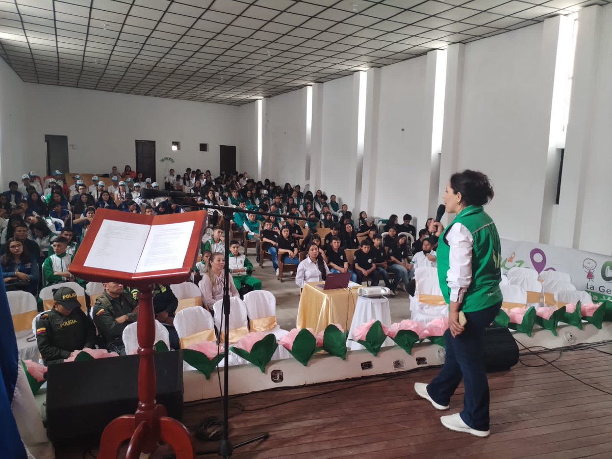 adricamachol's tweet photo. En el #DíaUniversalDelNiño  lideramos el encuentro de mesas de participación de niñas-os, y adolescentes en Guacamayas, #Boyacá

Escuchamos y construimos con más de 180 integrantes de la instancia de participación del SNBF, de las entidades territoriales de la provincia Gutiérrez https://t.co/3oHpPi7xX5