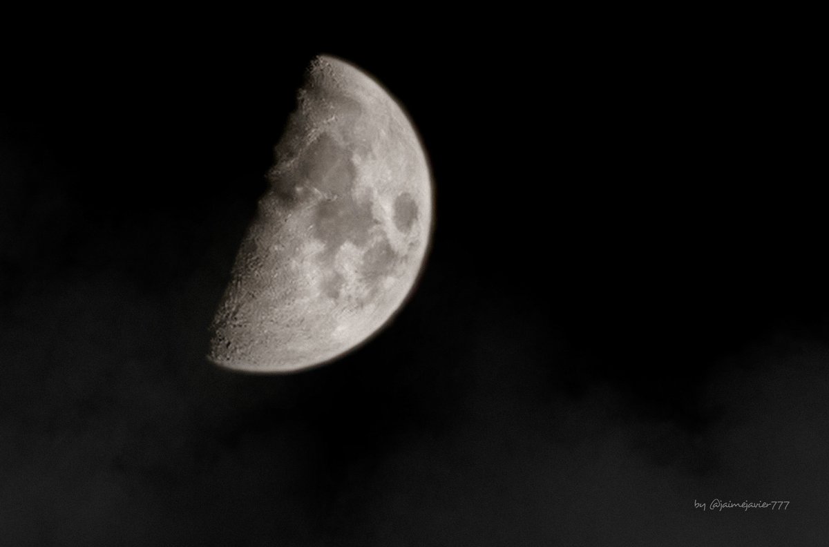 jaimejavier777's tweet photo. ¡ 🌕☁️☁️ !...
#ShotOnMI #xiaomi12sUltra #ShotbyMI #rawmobile #shotonmobile #mobilephoto
#nature #moon #fotografiaurbana #urbanphotography #nightshot #landscapephotography #Smartphonecamera #moonnight #streetstyle #everydayxiaomi #streetphotography #asi_es_venezuela https://t.co/NYPqhU2LAb