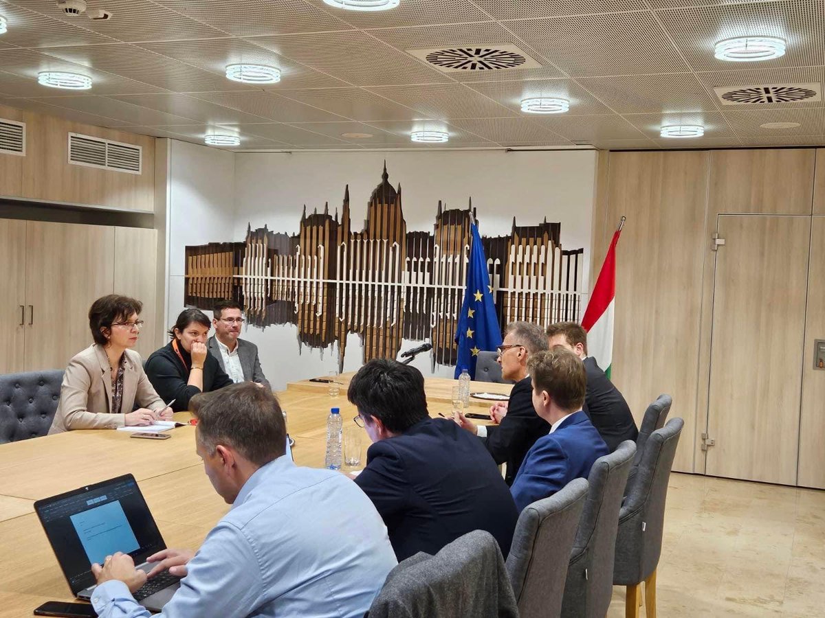 MFOIAdvisory's tweet photo. Aim of our presence in Brussels is to help Hungarian businesses develop their international relations. So we organized a meeting for Genesis Theranostix Ltd. &amp; Inwatech Ltd. with Csaba Kontor,Public Health Attaché &amp; Zita Fáskerti,Environment Attaché at Permanent Mission of🇭🇺to🇪🇺 https://t.co/GHM0FJS0LI