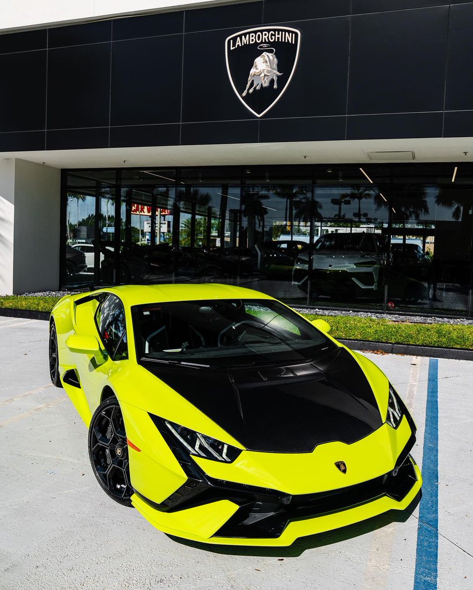 duPontREGISTRY's tweet photo. Check the spec on this 2023 Lamborghini Huracan Tecnica shown in Verde Scandal | Asking Price: $349,951 https://t.co/CF8HPBPGJO