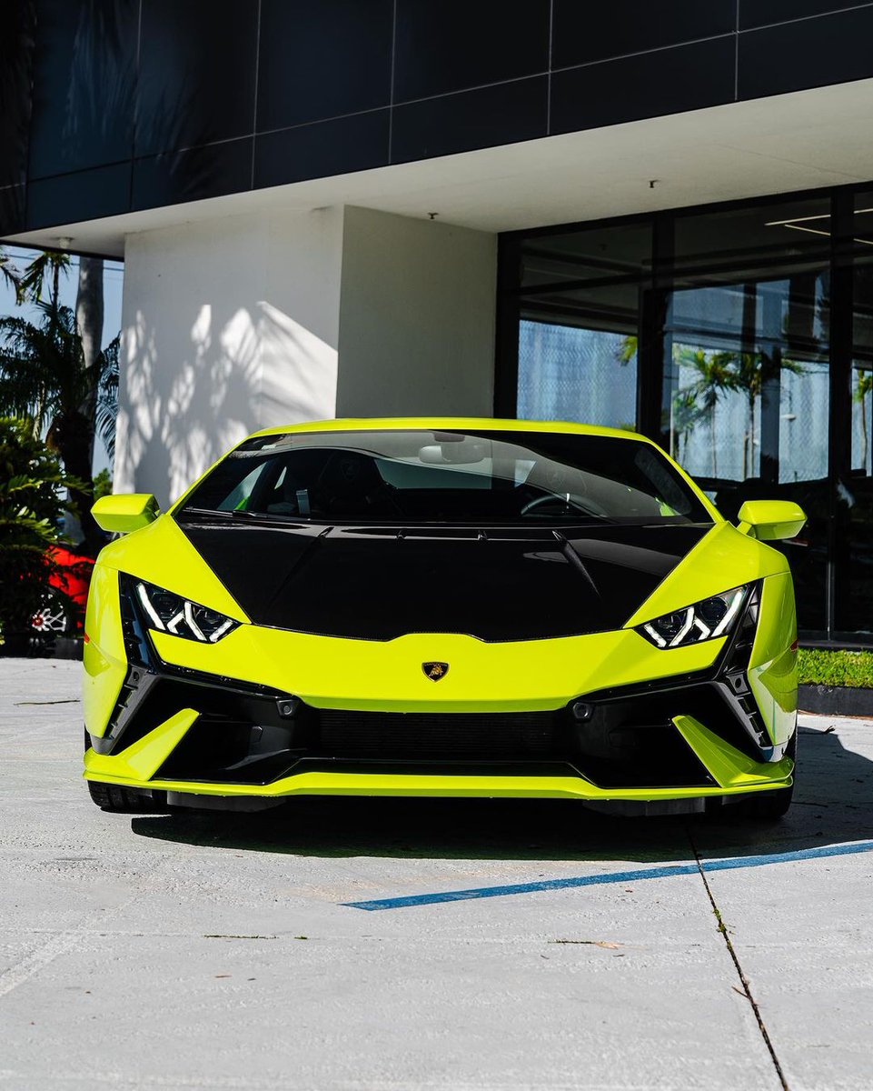 duPontREGISTRY's tweet photo. Check the spec on this 2023 Lamborghini Huracan Tecnica shown in Verde Scandal | Asking Price: $349,951 https://t.co/CF8HPBPGJO