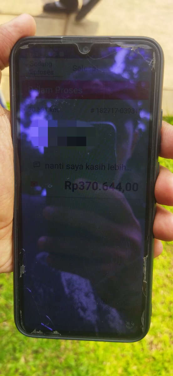 gugiku's tweet photo. Halo admin @Lalamove_ID kok order saya dari tgl 18 lalu masih on going ya? Padahal sudah dibayar juga, order ID 182717039312 ya min
Dan mau tanya, kok di app saya 359.744 tapi di app driver 370.644
Saya sudah bayar ikut yang paling tinggi, padahal nanti malam mau pakai app lagi https://t.co/ClWTBDbRAM