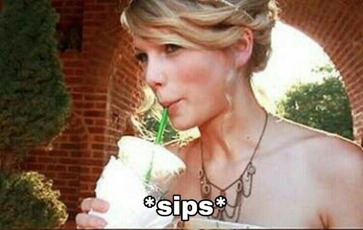 myyylover's tweet photo. we’re talking about joe alwyn at the dinner table and my mom goes “why did he need to use an alias on folklore no one even knows who he is anyways” https://t.co/JomZUNg11S