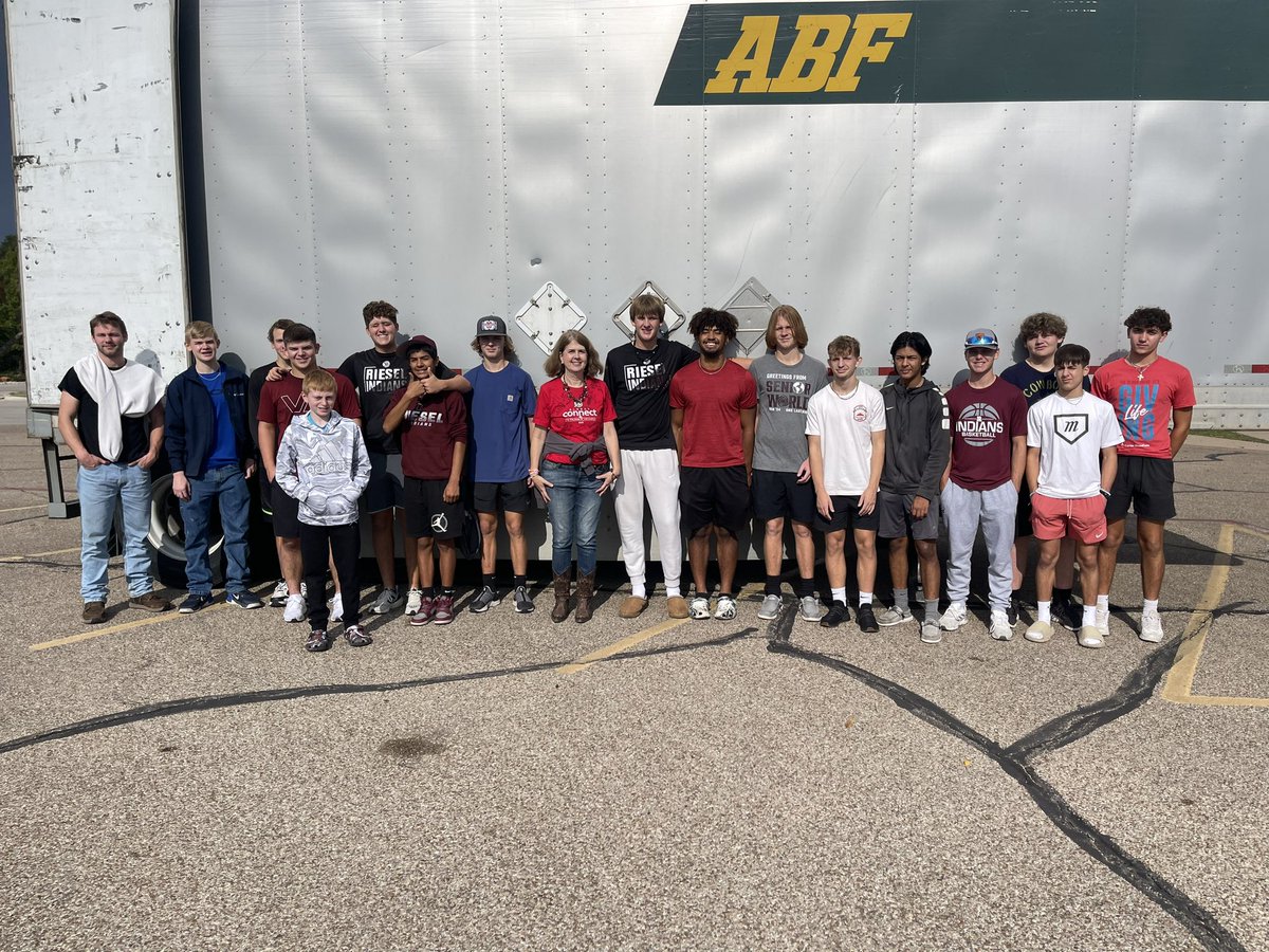 thecoachcope22's tweet image. I am truly blessed to coach in Riesel. Proud of these men and their commitment to service over self. I’m super excited for this year’s basketball season to get started. I have no doubt it is going to be a Great one!!! #FearTheSpear #serviceoverself
@RieselHoops @RieseIndianFB