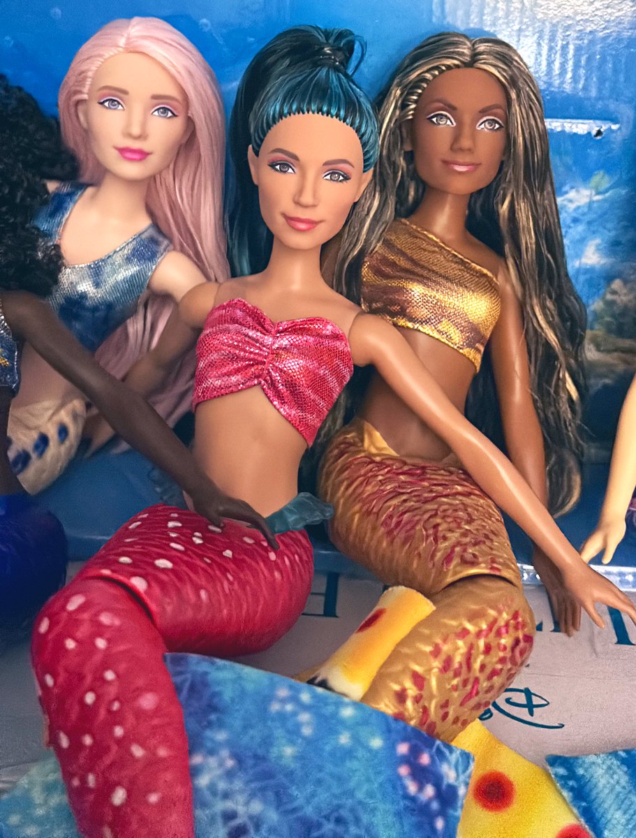 OolaFanForever's tweet photo. #TheLittleMermaid #Ariel and her six sisters: #Caspia #Perla #Indira #Tamika #Karina #Mala & Ursula’s alter ego #Vanessa. All gorgeous dolls. I love #BlackFridaySales. ❤️💕❤️🧜♀️ #Mattel https://t.co/vFWdGw3Jb2