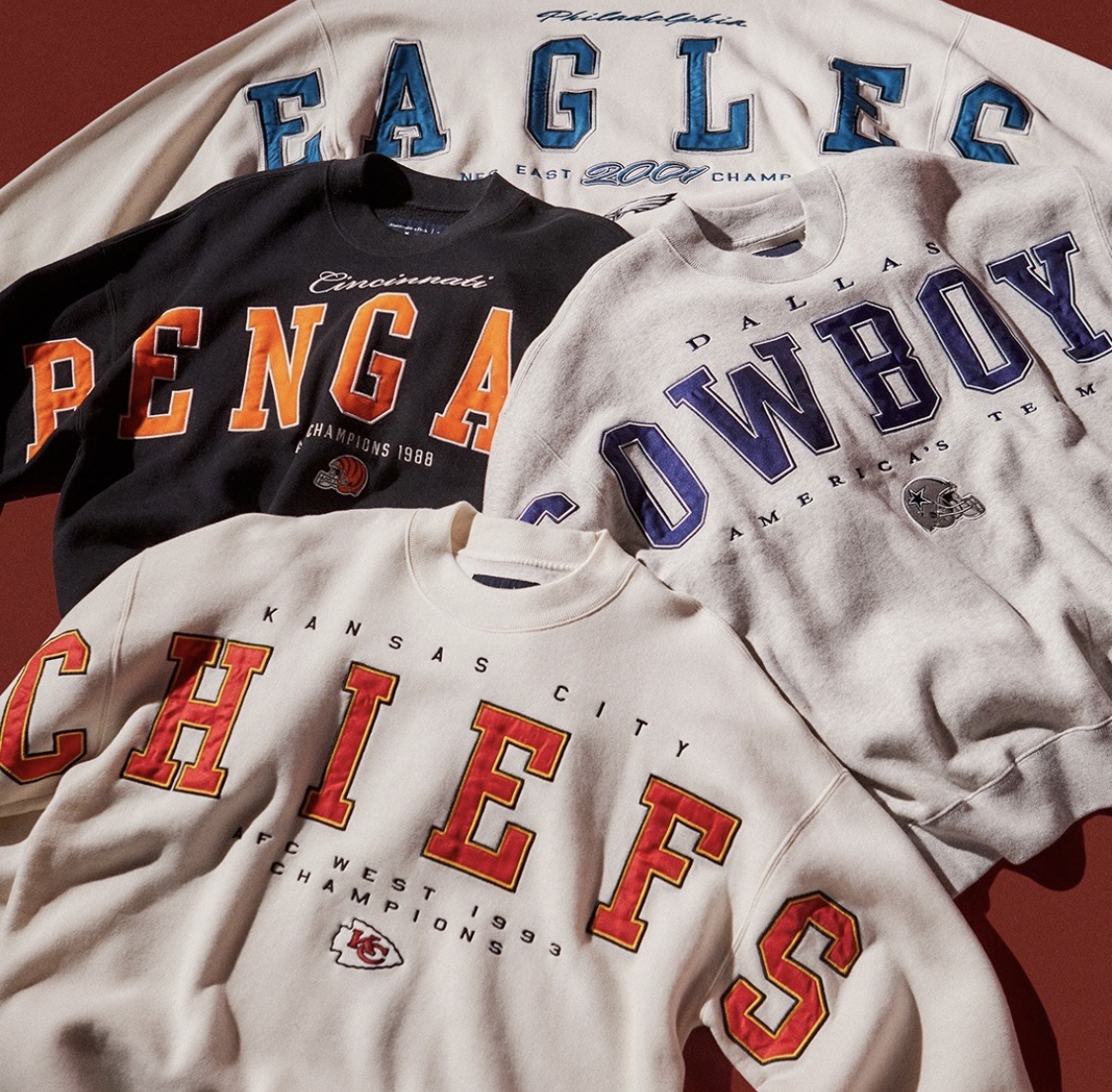 sneakerhuddle's tweet photo. JUST DROPPED 🏈
Ad: Vintage Print NFL Crewnecks 

https://t.co/kU6mdJ4w3q https://t.co/2IYYZZW2Gp