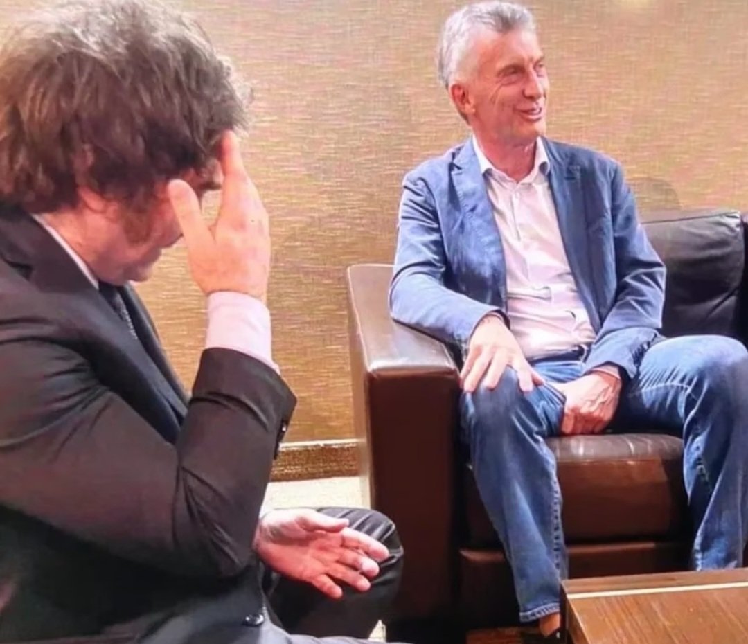 KUKA_DOCE's tweet image. - oigame una cosa pdte.Macri..
- para Javi, cada vez que se dice ese apellido, para cancelar la #Mufa hay que tocarse el huevo derecho