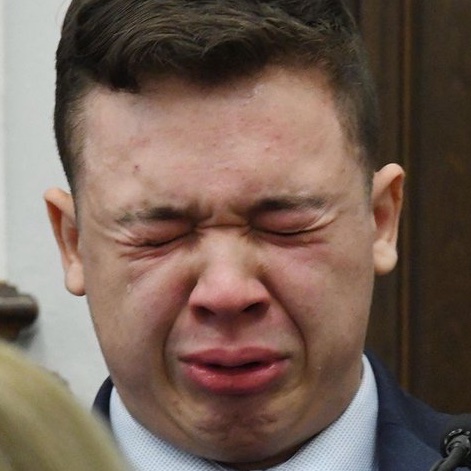 anyonewantchips's tweet image. Quick reminder:
The people who treat Kyle Rittenhouse like a hero for crossing state lines to murder protesters - are the ones who treat women &amp;amp; girls like criminals for crossing state lines to get an abortion.