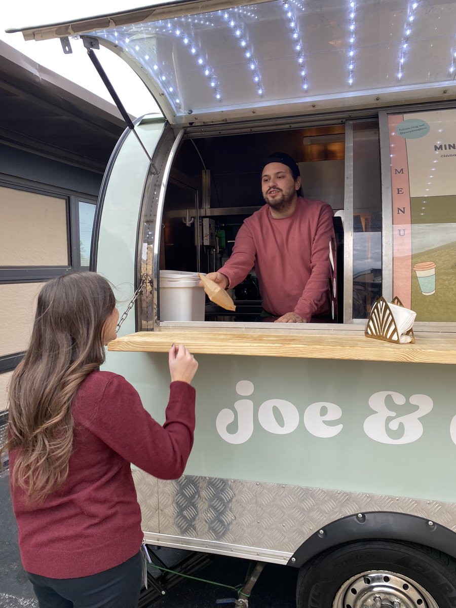 HanoverHuskies's tweet photo. We are so thankful for the joe &amp; dough during conferences! ☕️🍩 #weare54 https://t.co/kdmRqUuEKN