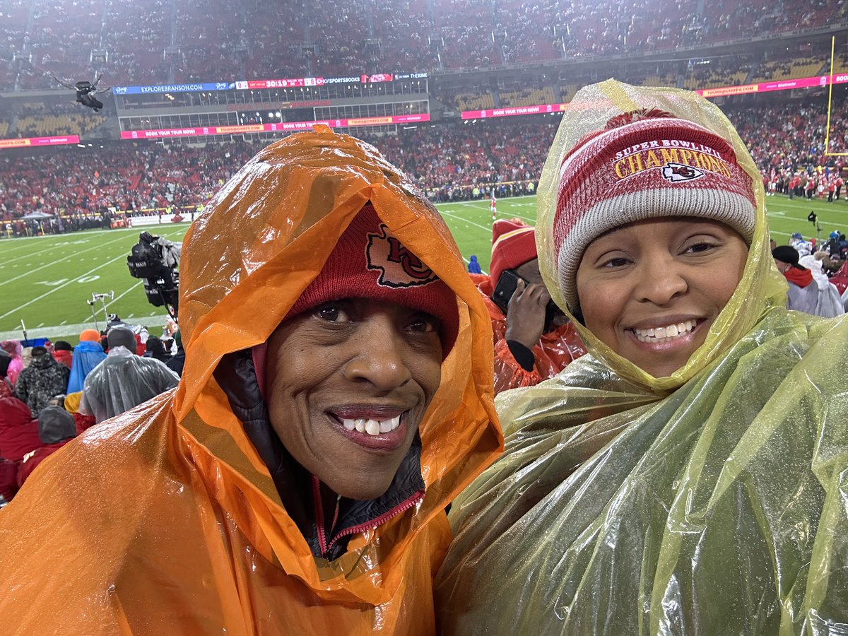 Wet and cold, but we are here.  GO <a href="/Chiefs/">Kansas City Chiefs</a> !!!

#ChiefsKingdom