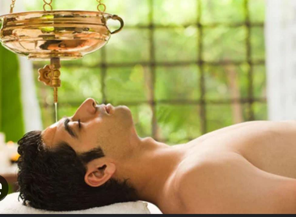 DrKavithadev's tweet photo. Is your #sleep disturbed, due to #insomnia even in this winter climate?

- Go with #shirodhara if you have no #respiratorytract infection

- Shirodhara is indicated in #headache, #insomnia, #anxiety, #lossofmemory, #depression, #stress

#wintertips
#ayurveda https://t.co/4eKh5Oa8W0