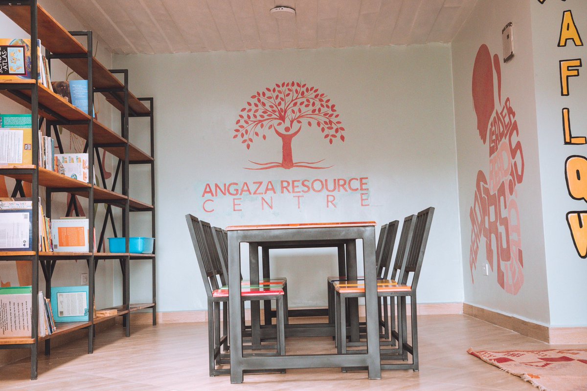 Children in underserved communities desire educational materials to boost their learning and that is why 4040 through your generous contribution launched the Angaza Resource Centre in Kibuli. 🙏🏾😊