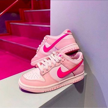 sneaker_maris's tweet photo. The Kids Nike Dunk Low "Triple Pink" restocks tomorrow at 10am ET 💕

Link -> https://t.co/oQzTz2ozfD https://t.co/vC189xFaep