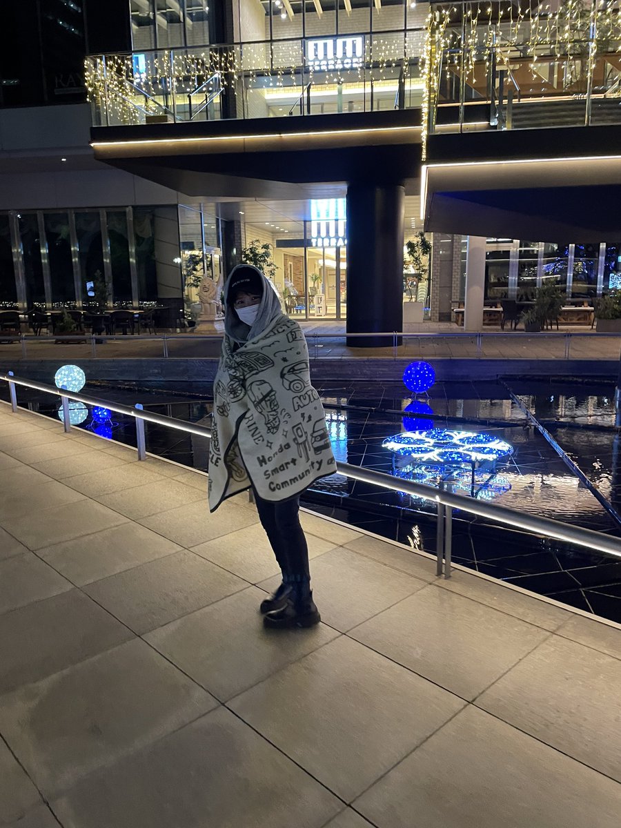 みなとみらいのTSUTAYAの前のイルミネーション

無料で見れる。
駐車場代高いけど笑